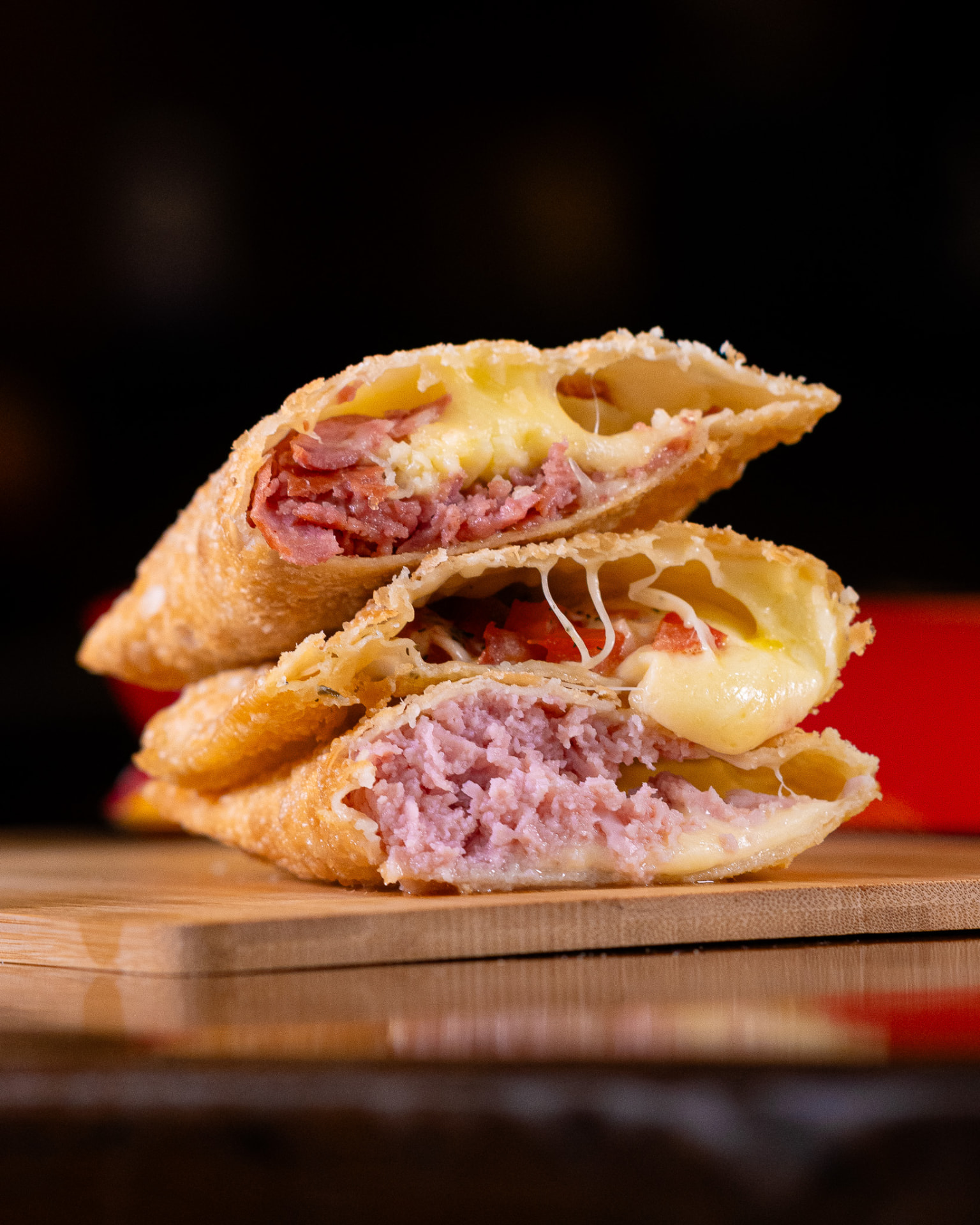 Trio de pastéis crocantes com recheios variados